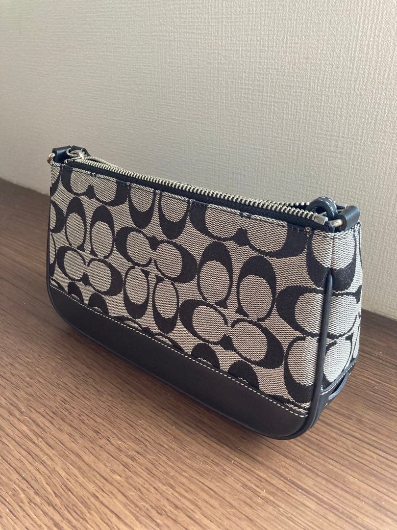 【新品】コーチ シグネチャーコレクション/アクセサリーポーチ/ハンドバッグ