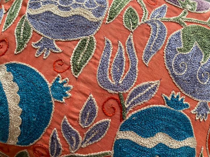 ウズベキスタン製 シルク スザニ刺繍 クッションカバー