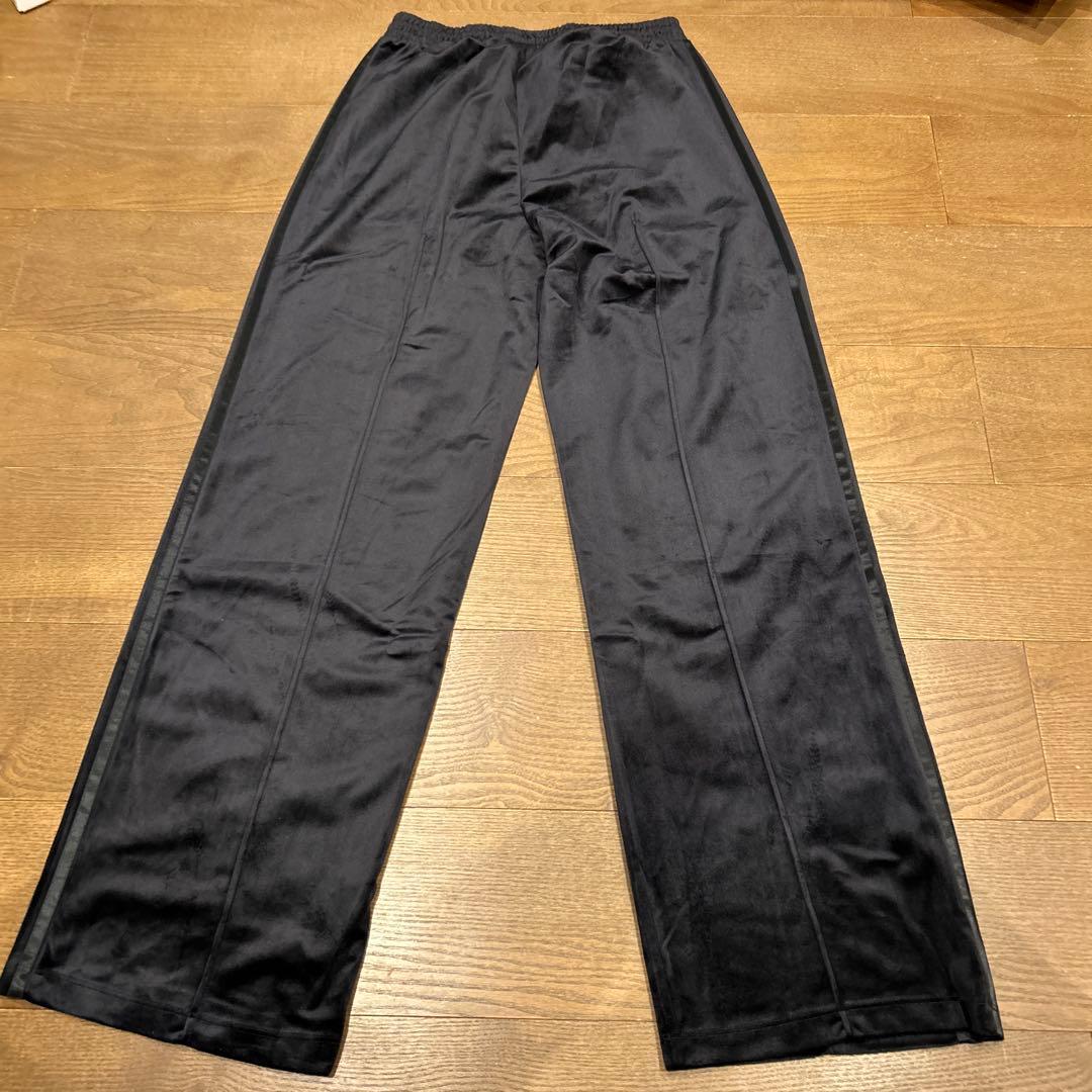 新品 アディダス adidas レディース・ベロアトラックパンツ L 黒