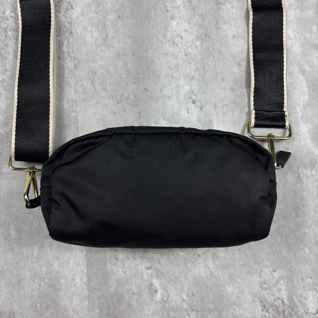 PRADA ポーチ ショルダーバッグ 三角プレート 斜め掛け 黒