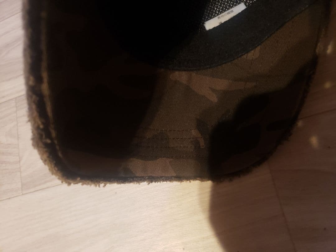 新品未使用ヨシノリコタケ　カーキ色カモ柄ナンバー3キャップです