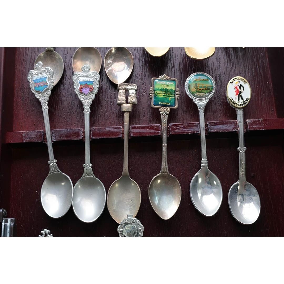 スーベニアスプーンセット木箱ケース付まとめて33本コレクション