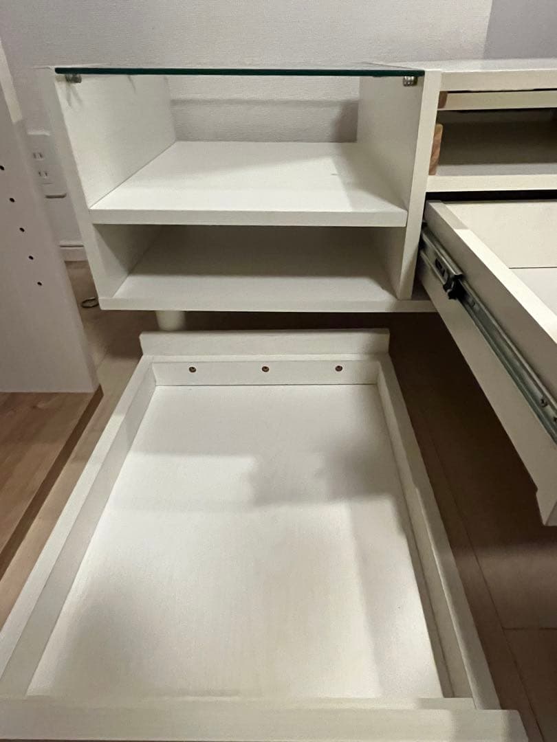 ロウヤ　ホワイト木製ガラス収納　ドレッサー