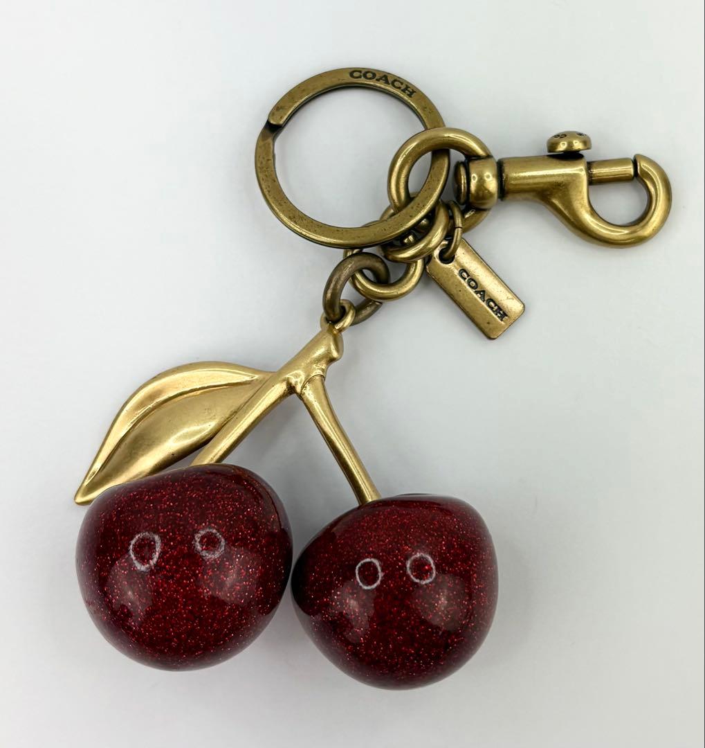 み 　COACH コーチ　モチーフ　チャーム　さくらんぼ