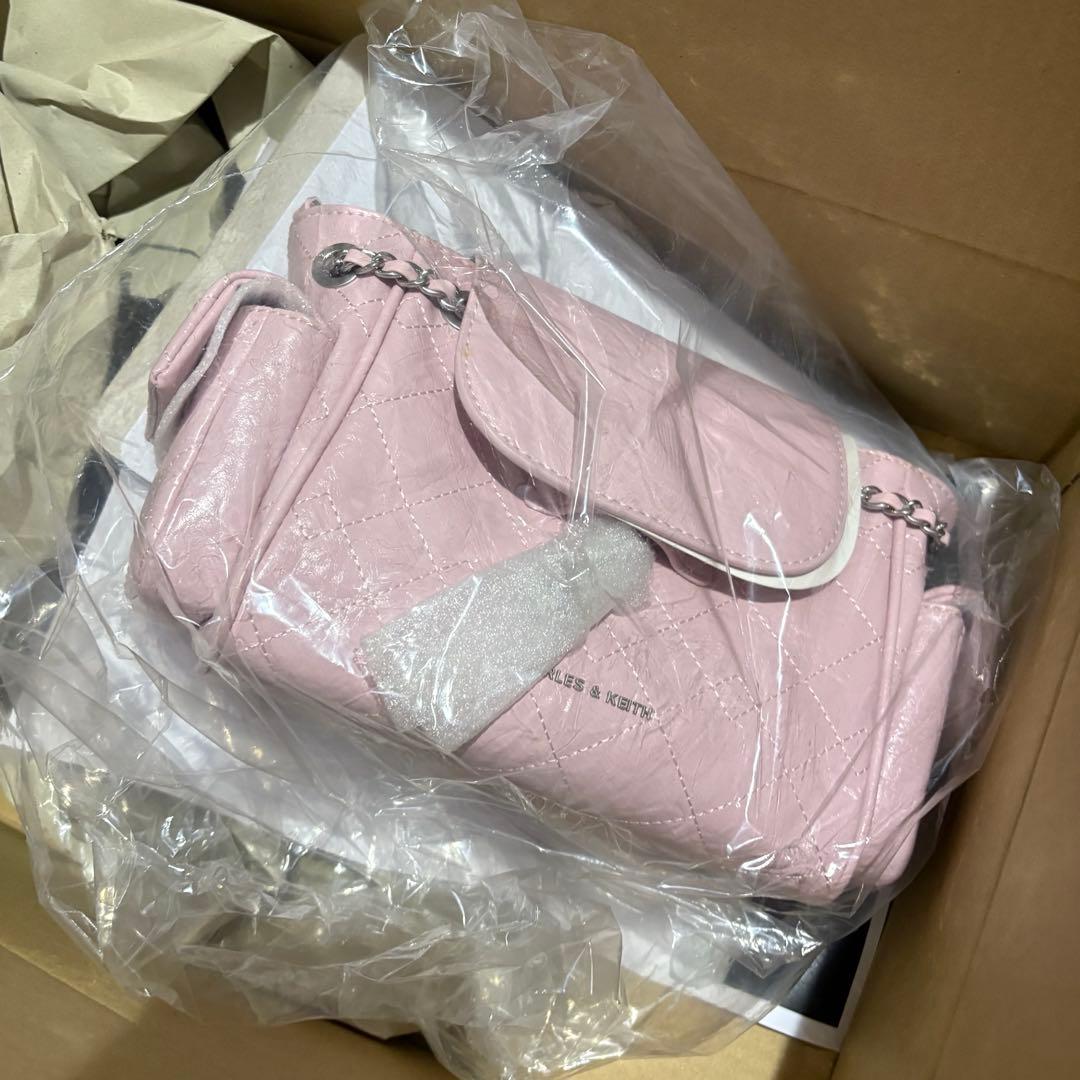 新品CHARLES & KEITH Duo2wayフロントフラップバック ピンク