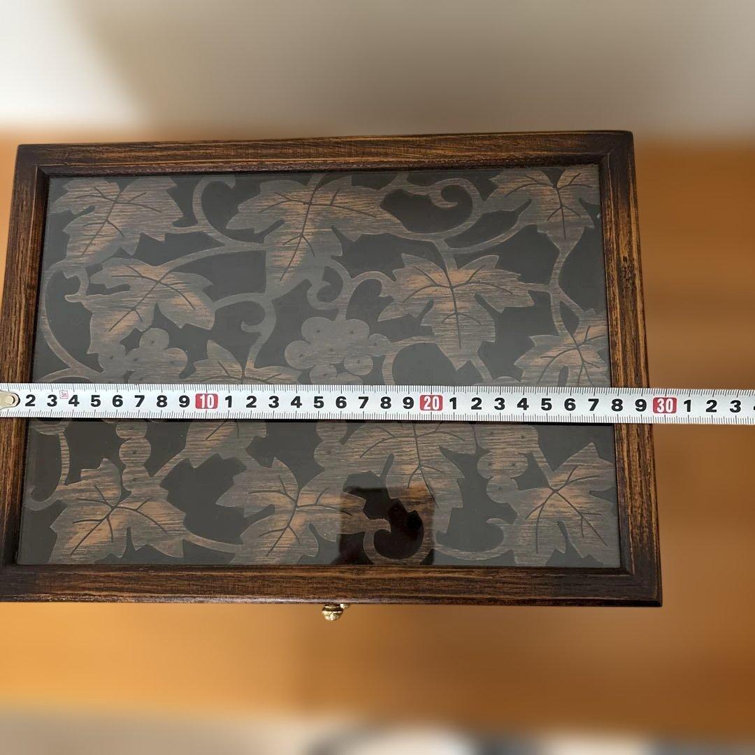 美品　アンティーク　葡萄葉柄 透かし彫りアクセサリーケース　ジュエリーボックス