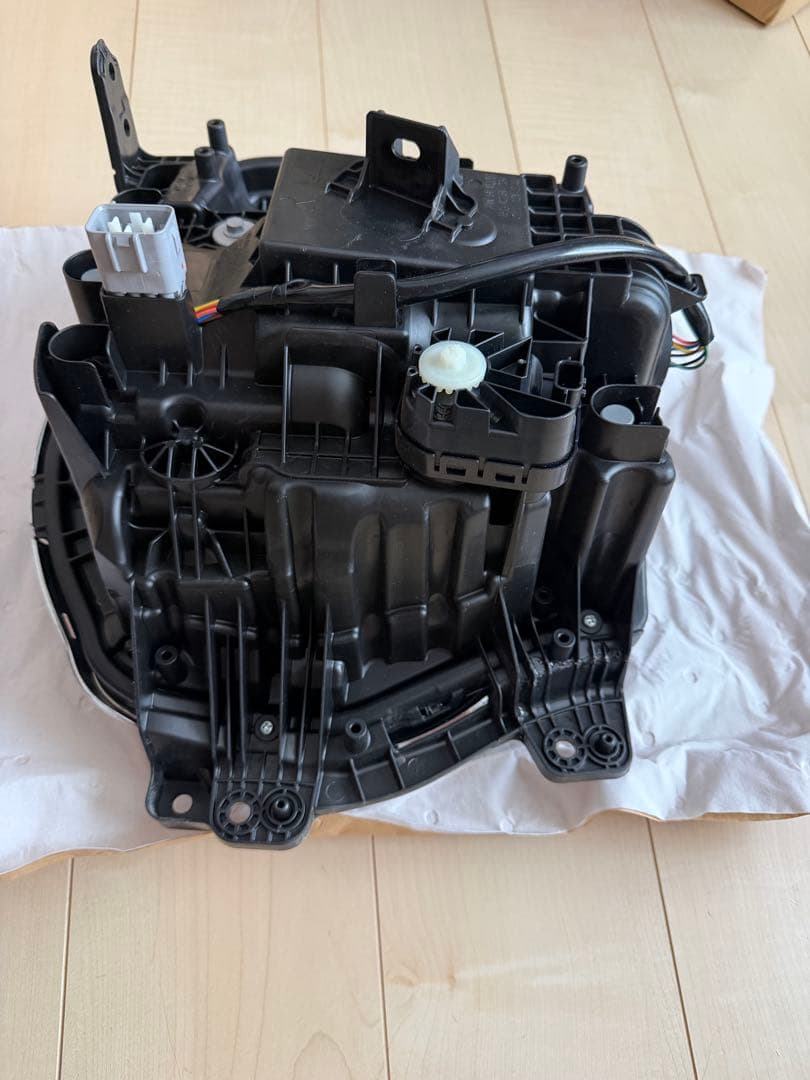 ハスラー　右LEDヘッドライト　35120-59S14