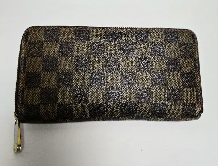 中古品ルイヴィトン ダミエ ジッピーウォレットラウンドファスナー長財布