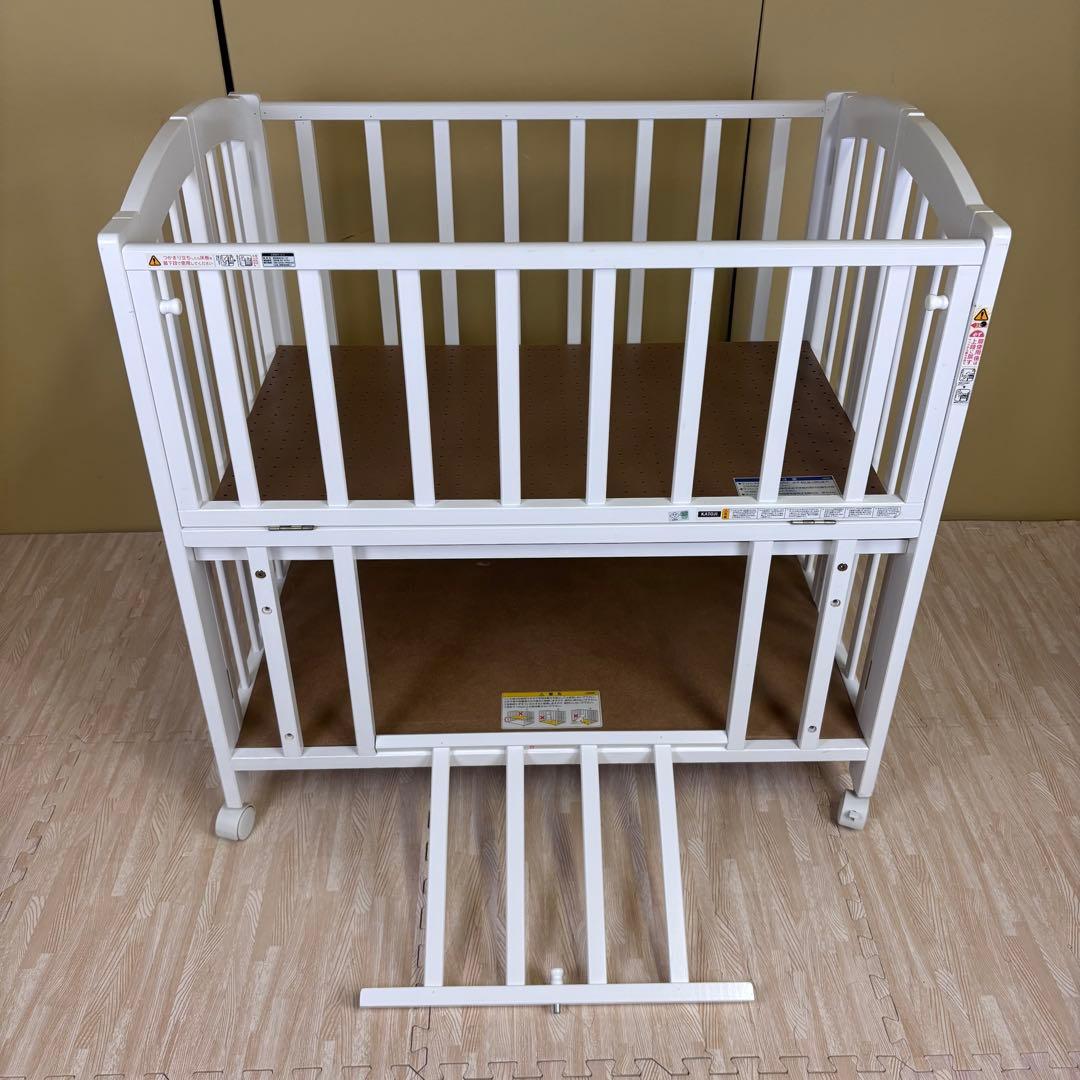 ☆除菌清掃済☆　☆綺麗☆　カトージ　ミニベッド　折りたたみ　ホワイト　扉開閉式