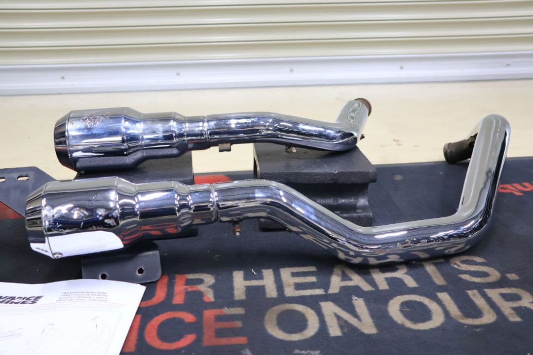 スポーツスター　04-21 XL1200 883 バンス&ハインズ　マフラー