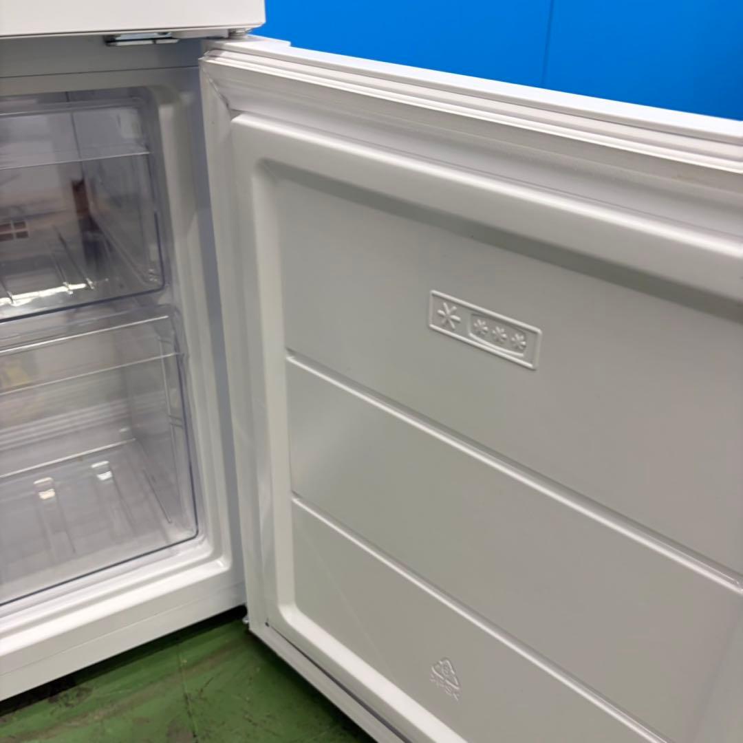 637 ホワイト　冷蔵庫　100L強　小型　右開き　2ドア　一人暮らし　東京発