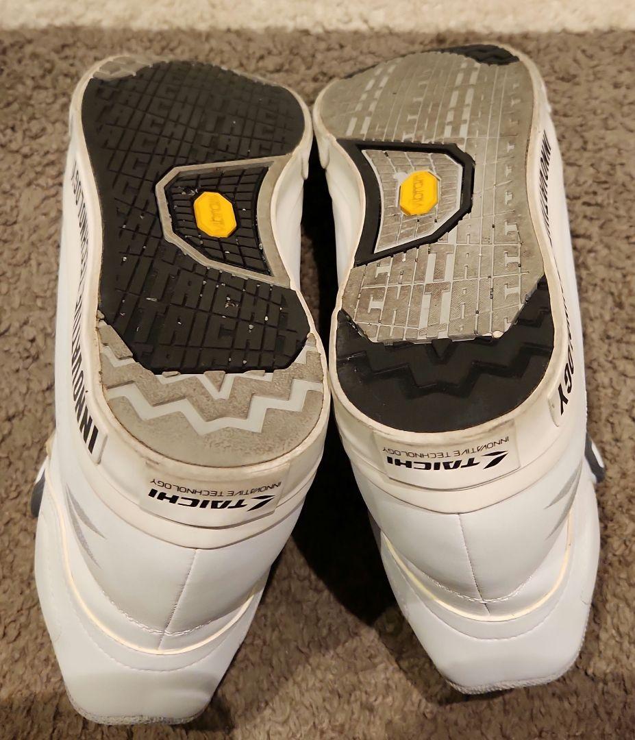 TAICHI　バイクシューズ　INNOVATIVE TECHNOLOGY　白