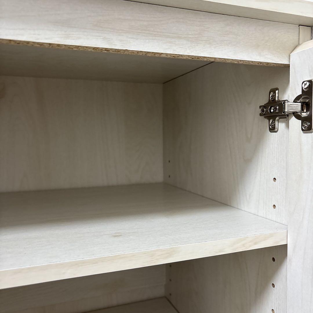 ニトリ 木製キャビネット 4段引き出し 2扉 漫画 オタ活