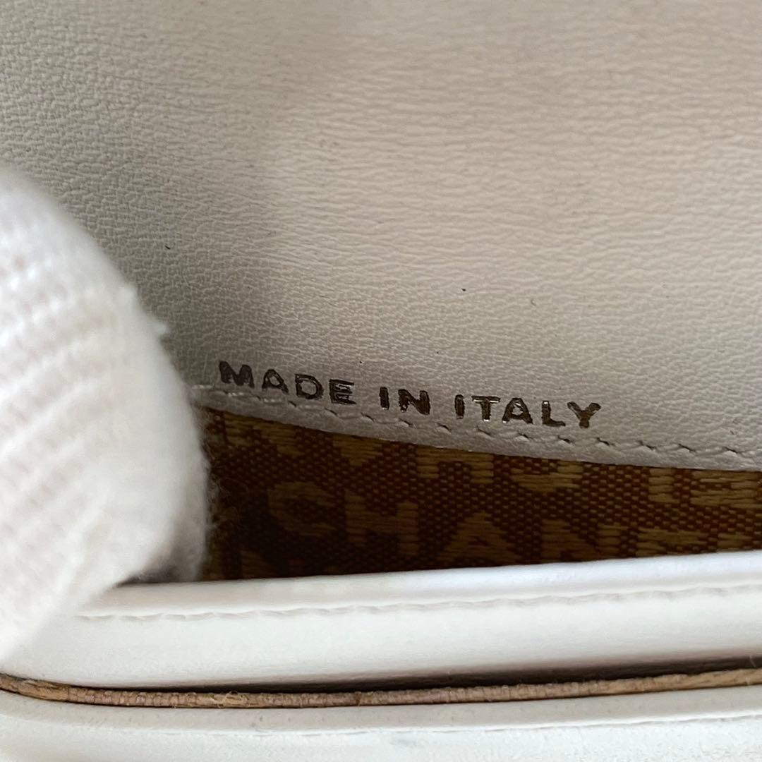 CHANEL 長財布 ラウンドファスナー ココマーク キルティング チャーム付き