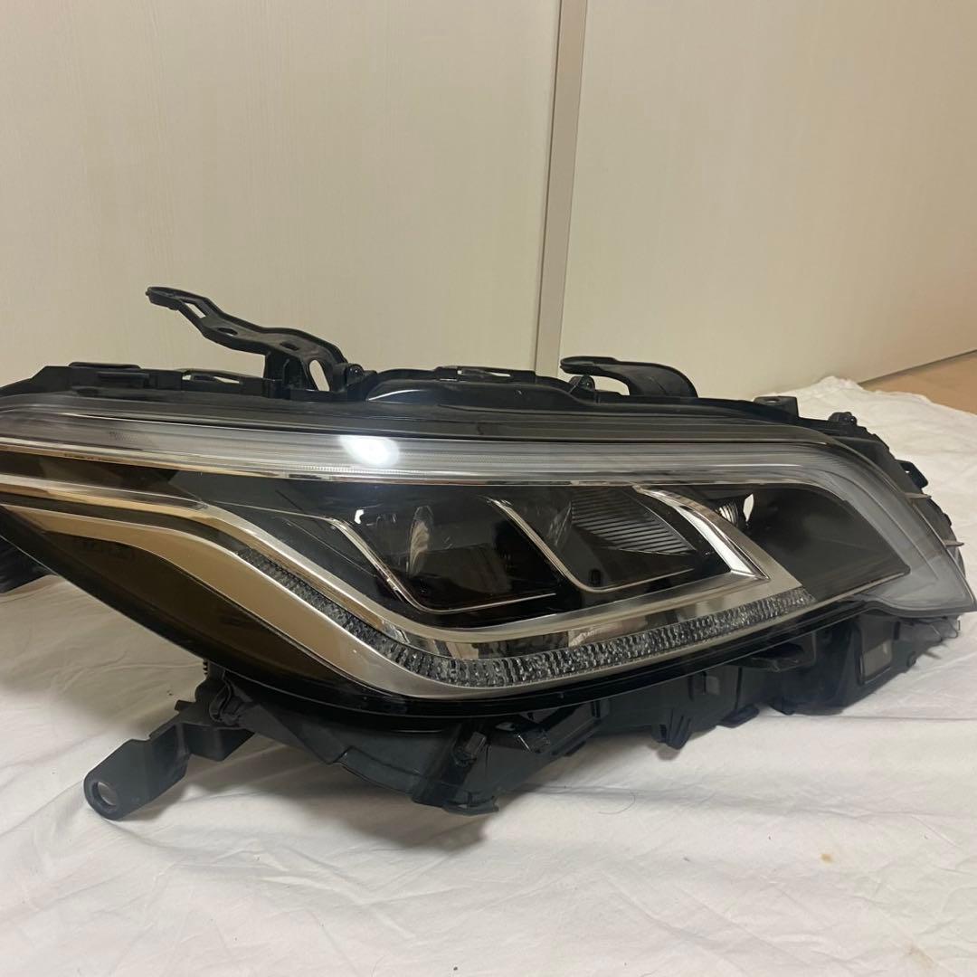 AZSH21 /220系クラウン　右ヘッドライト　中古