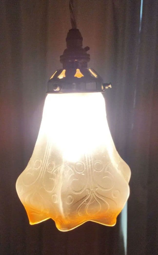 ※Q太郎さま専用※イギリス製　古いガラスランプシェード１点