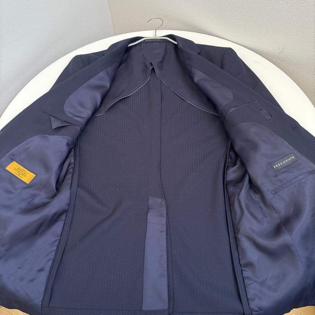 HILTON ネイビー ストライプ ビジネススーツ