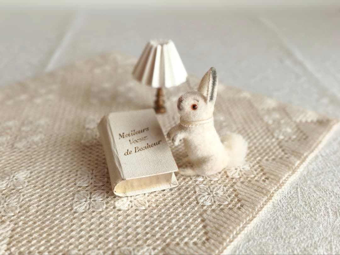 * vintage animal ୨୧ 立ち姿の 可愛い ウサちゃん