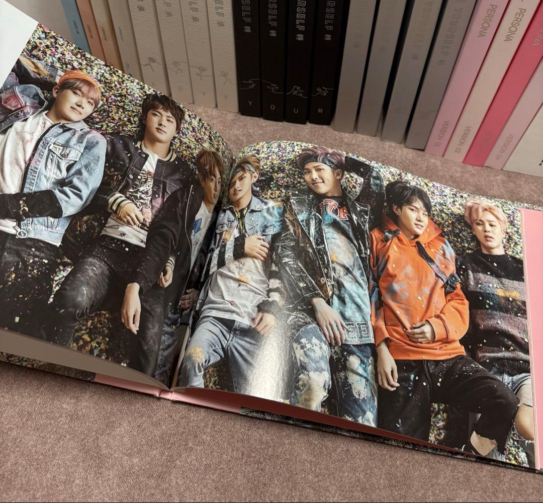 BTS アルバム　33枚　トレカ・ポストカード　49枚　纏め売り