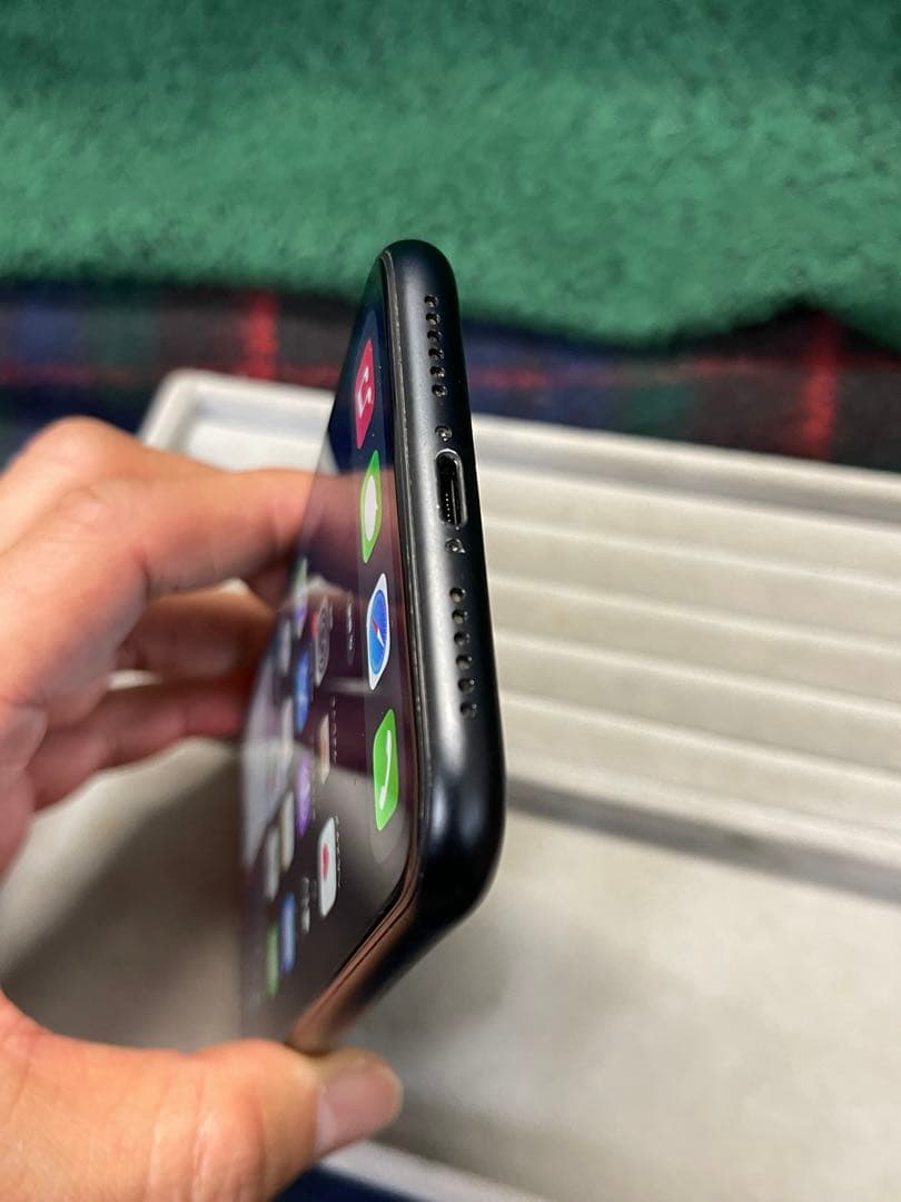 iPhone XR 64GB ブラックSIMフリー バッテリー80% Apple