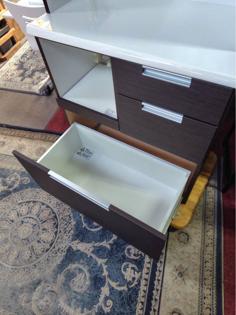 ニトリ　食器棚　100Vコンセント付き　横幅80㎝　奥行40㎝　高さ210㎝