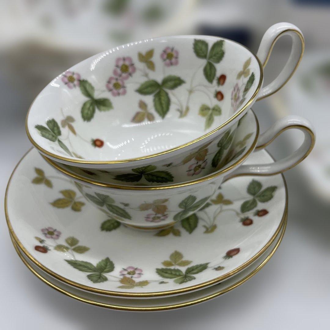 ウェッジウッド　ワイルドストロベリー　カップ&ソーサー2　プレート1　ボウル6