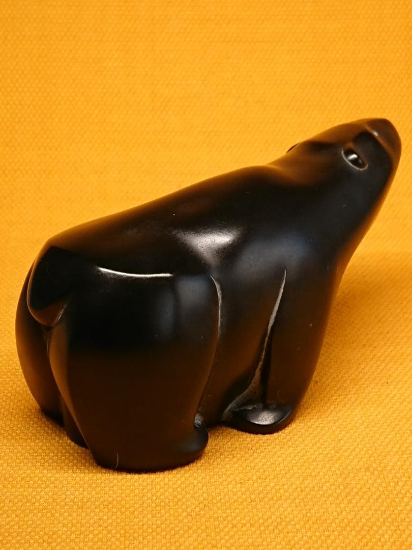 【美品】くま　石彫　彫像　カナダ　置物　インテリア　工芸品　美術品　A1004