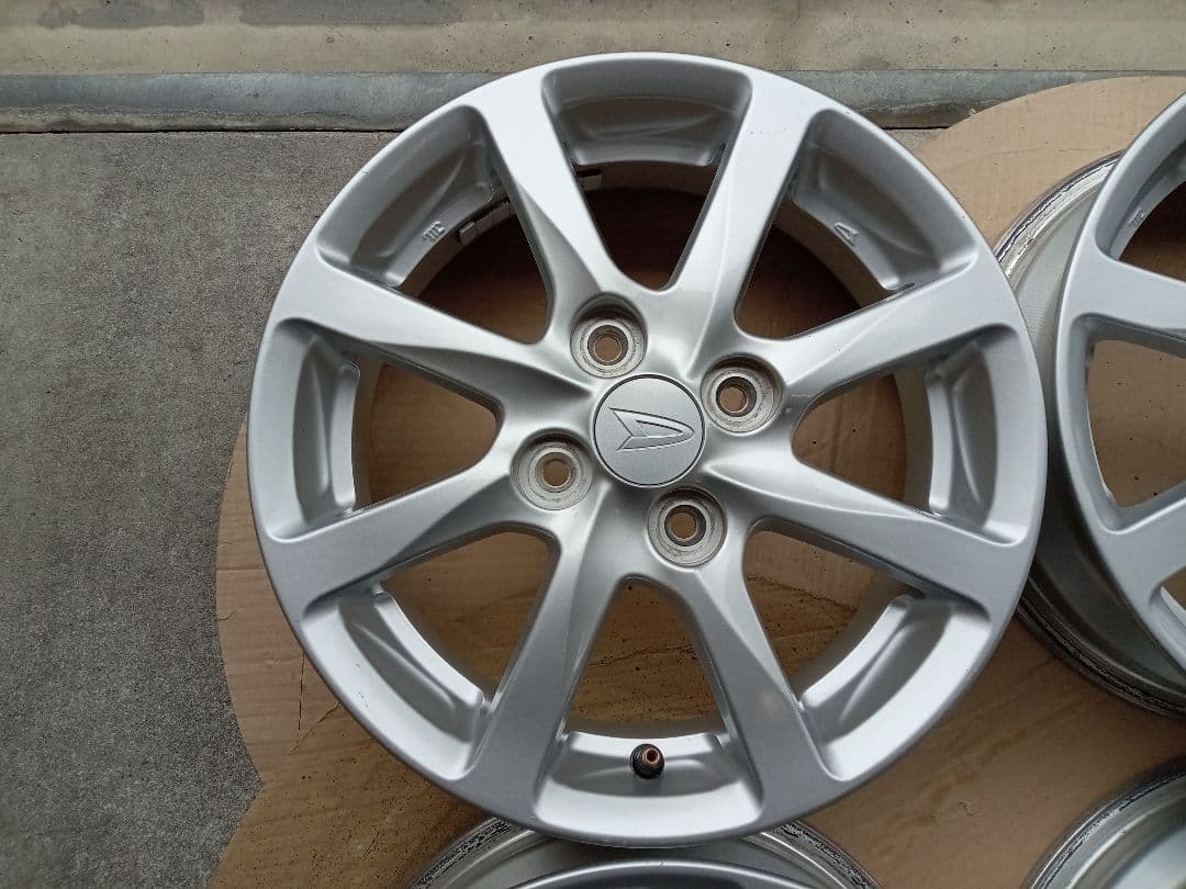 ダイハツ純正１４インチホイール