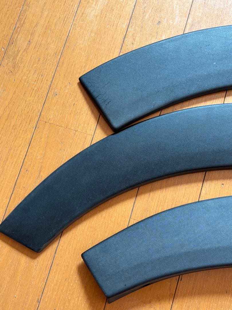 キャラバンNV350用オーバーダウンフェンダートリム