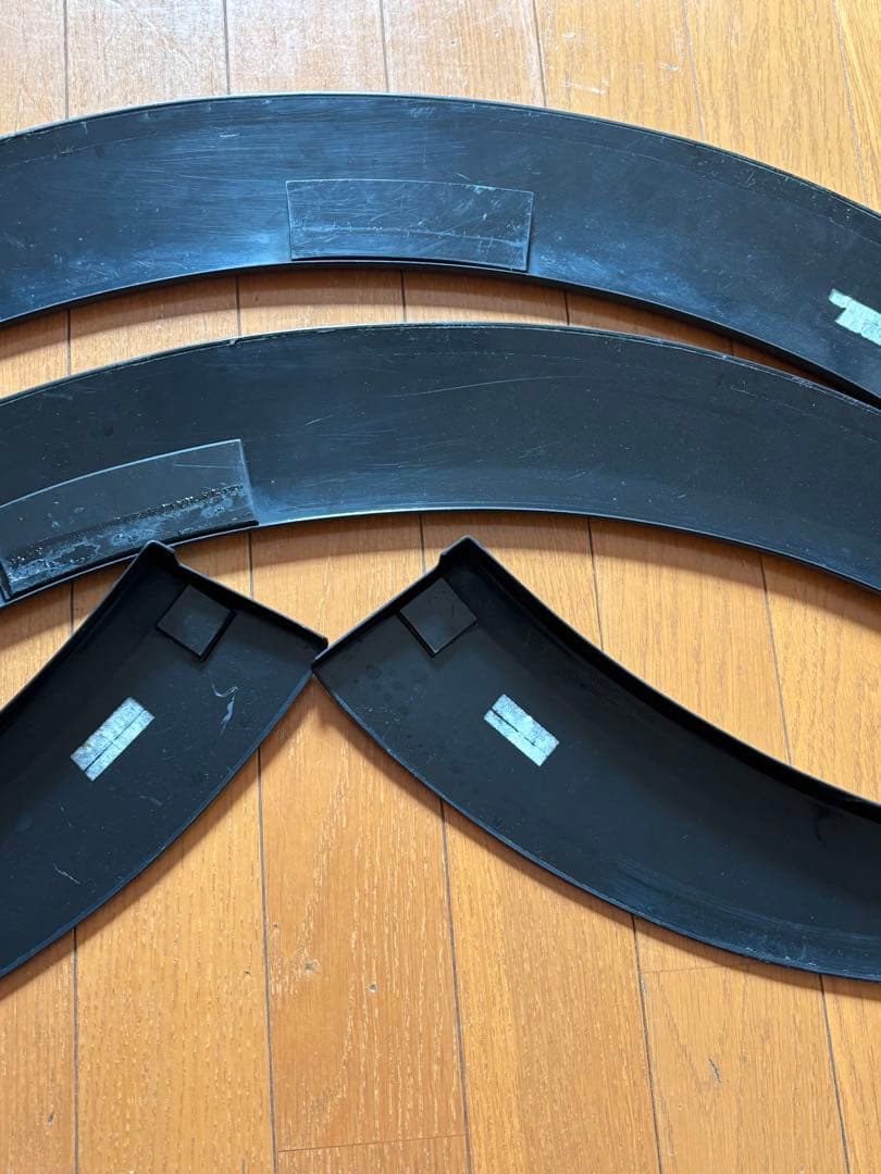 キャラバンNV350用オーバーダウンフェンダートリム