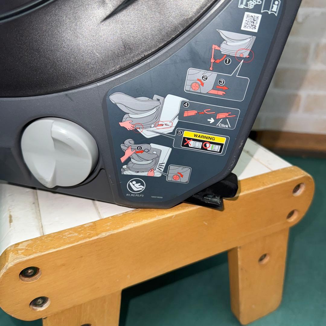 コンビ　クルムーヴ　アドバンス　isofix エッグショック