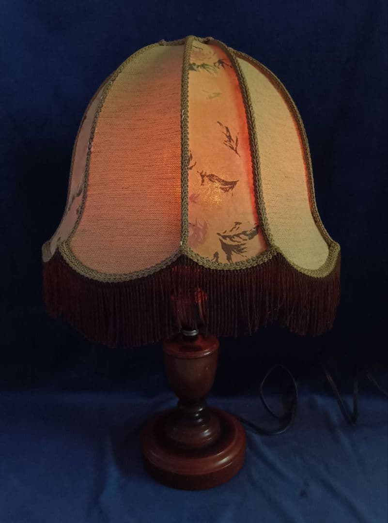 Mitsuboshiアンティークテーブルライト　ランプ　フリンジ付き　間接照明