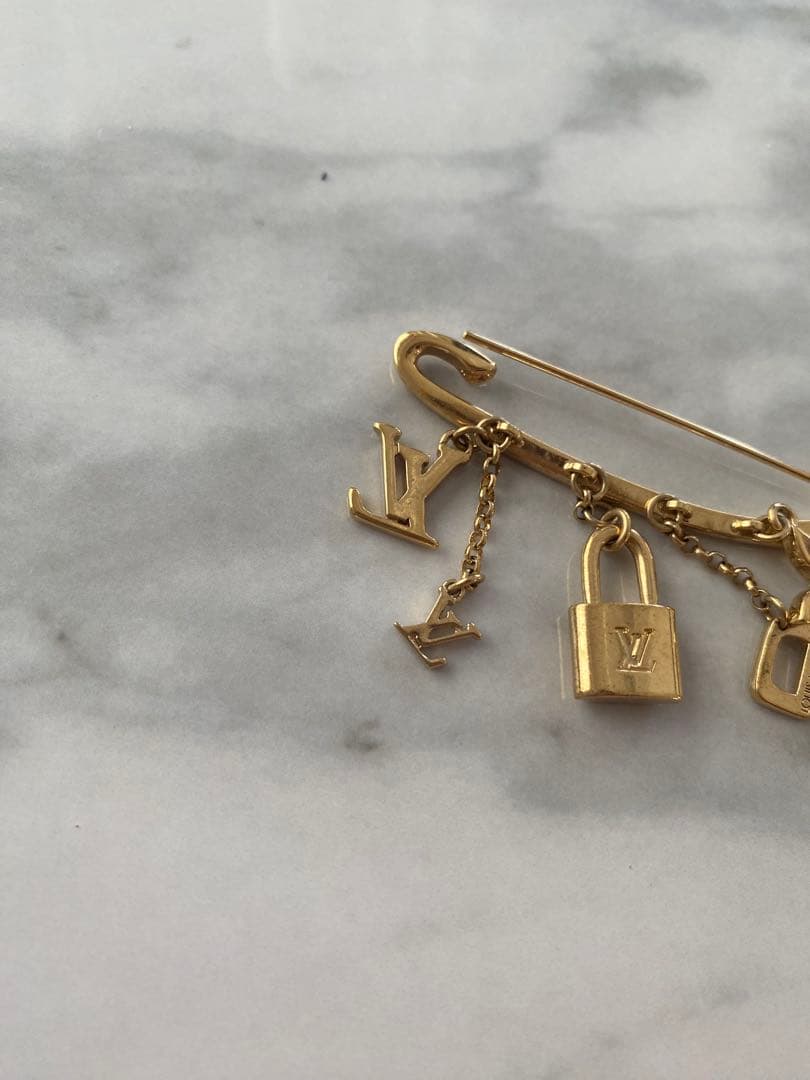 Louis Vuitton ゴールドブローチ