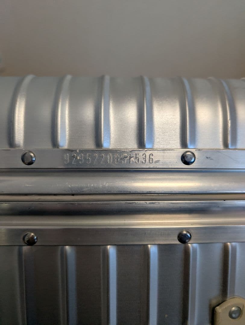 リモワ (RIMOWA) 「トパーズ (Topas)」キャビントローリー 32L