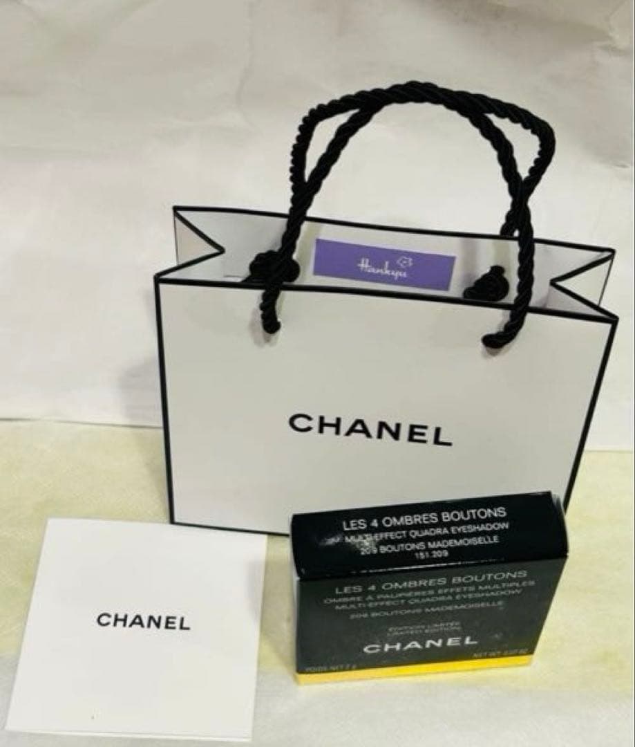 シャネル　キャトル オンブル209ブトン　マドモアゼル　新品未使用　ショッパー