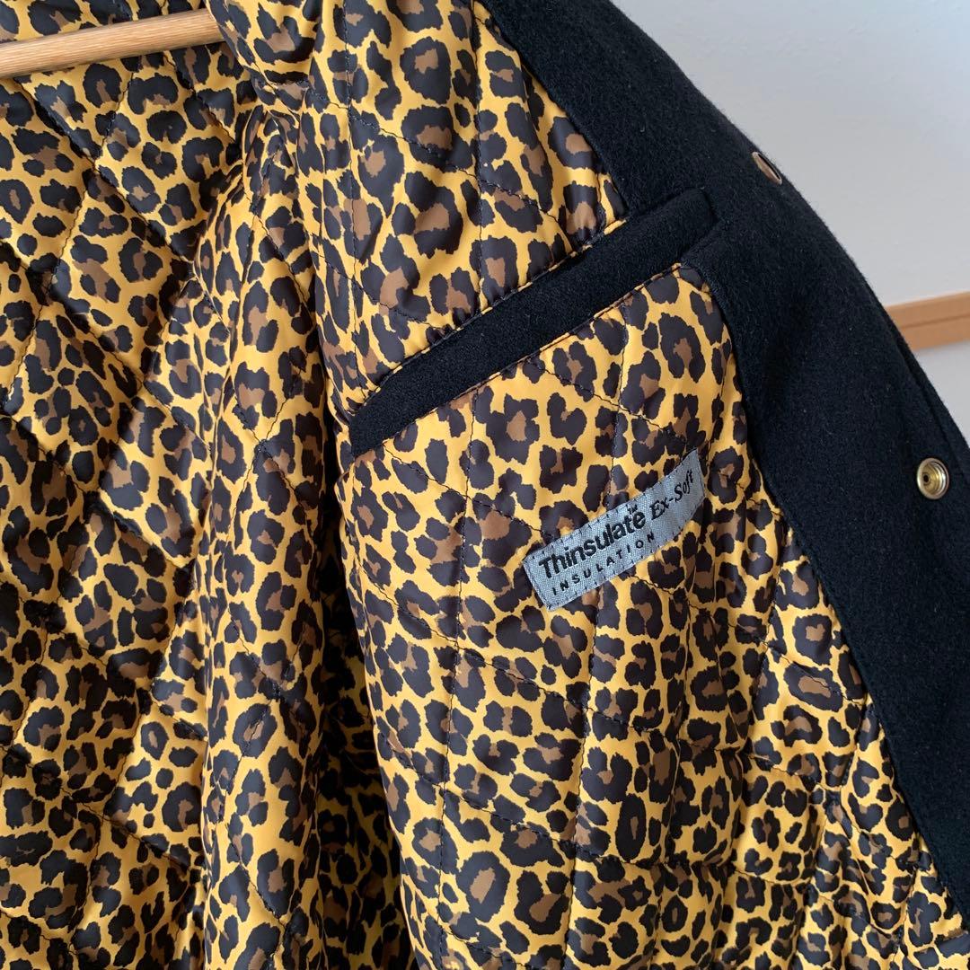 NEW ERA ニューエラ スタジャン レザー 黒 刺繍 裏地ヒョウ柄 L