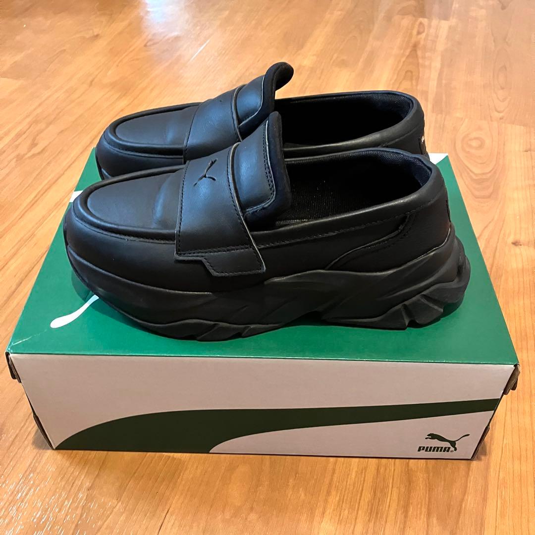 【美品】Puma ウィメンズ ローファー ブラック　24.0