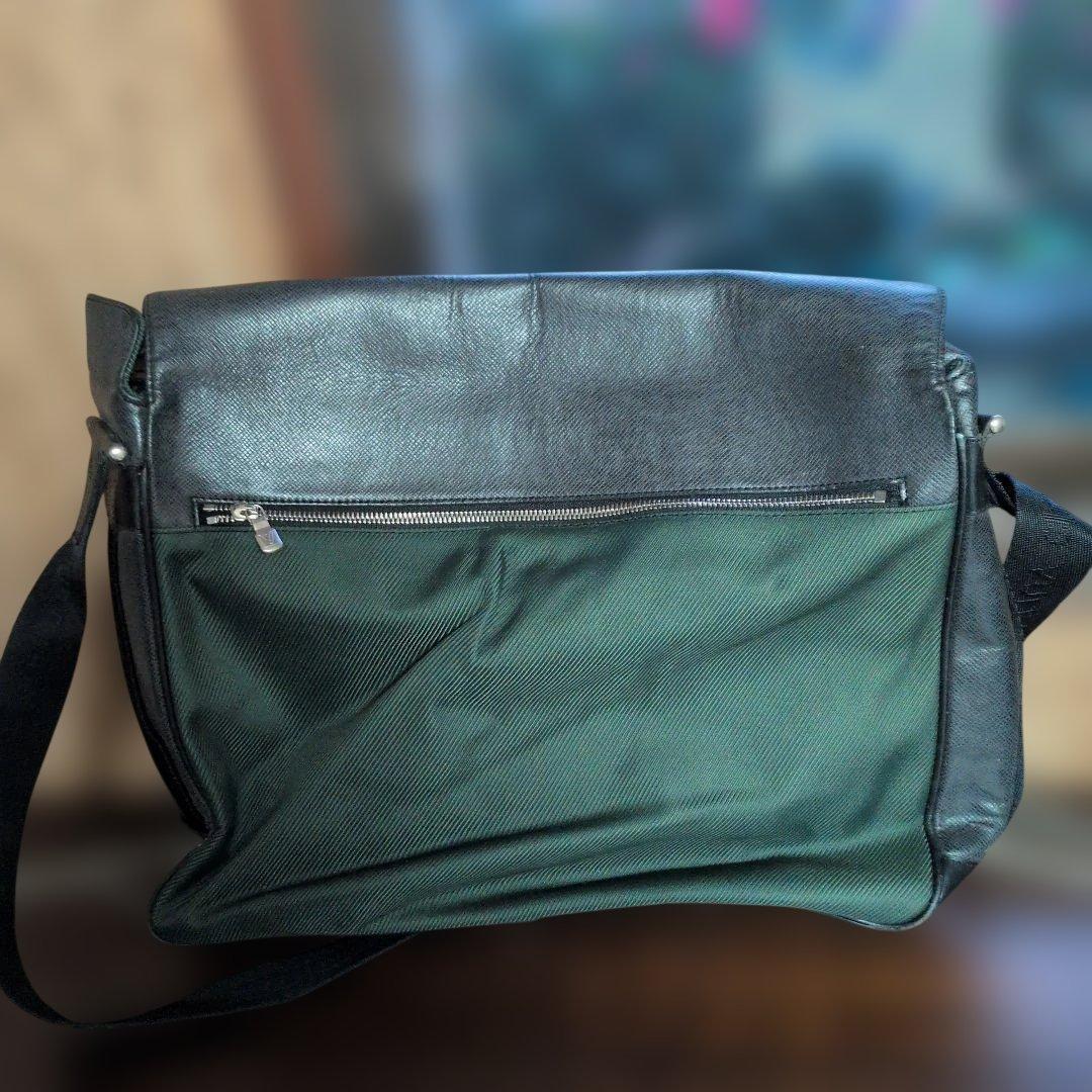 A*i様 Louis Vuitton ショルダーバッグ ブラック/グリーン