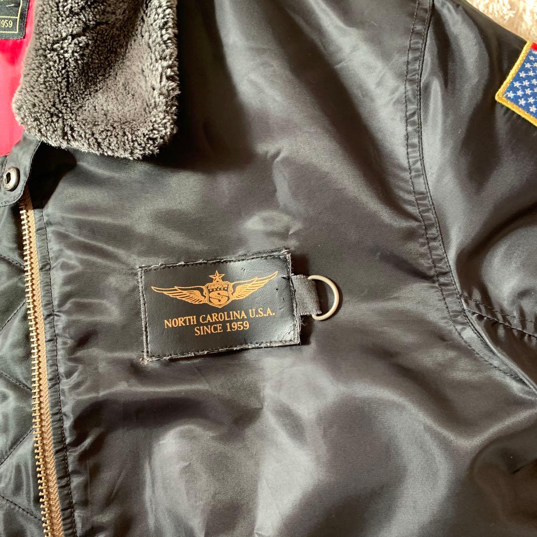 ファー付き襟とパッチが特徴のSIMSONジャケット