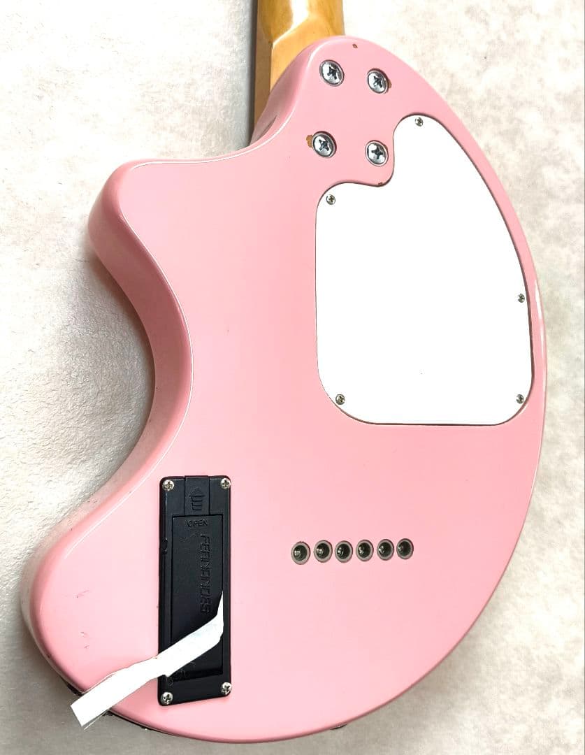 【美品】ZO-3 ピンク アンプ内蔵ミニギター 専用ケース付 ぞーさん