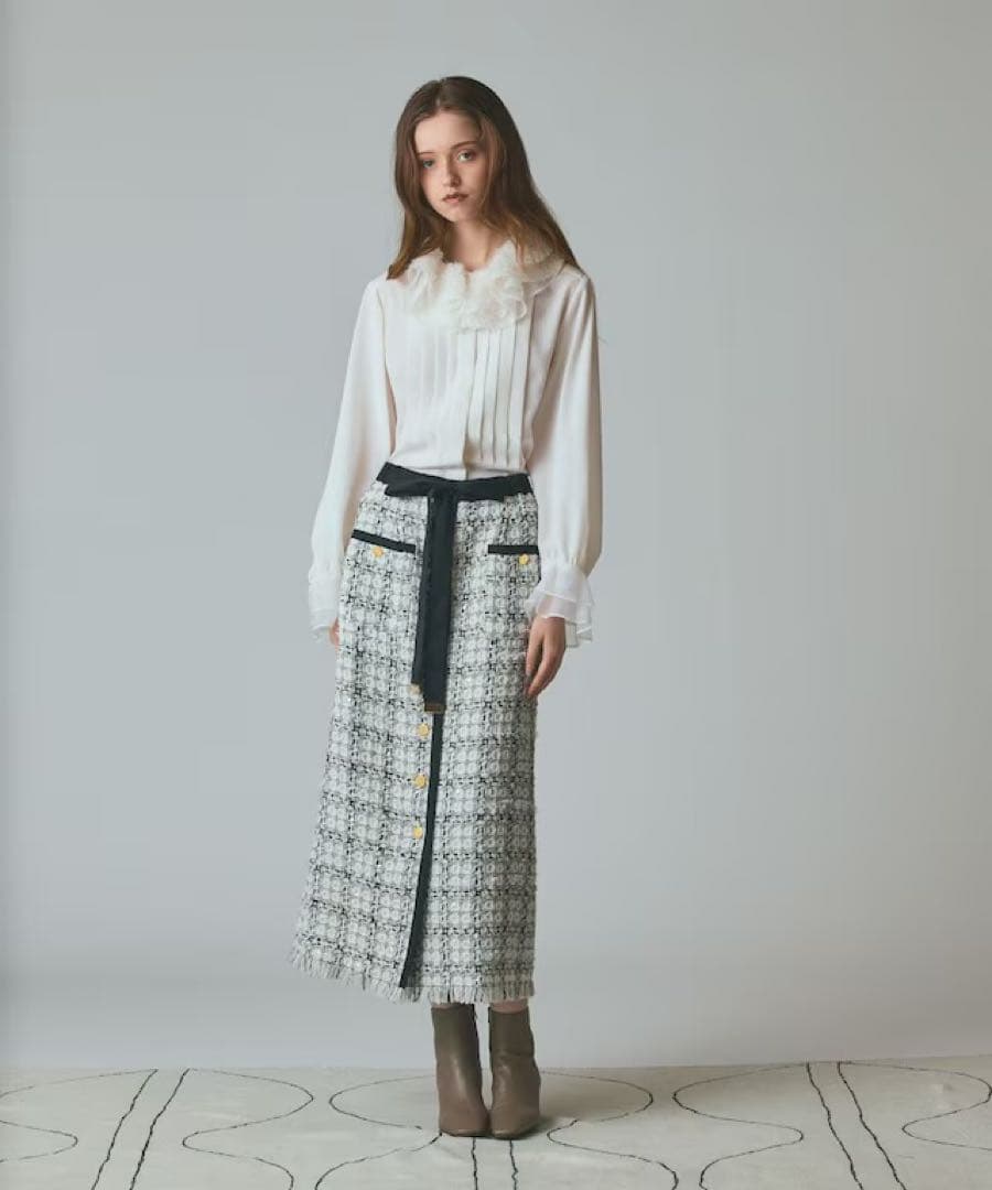 【ほぼ新品】グレースコンチネンタル　グレースクラス　フェザーチュールブラウス