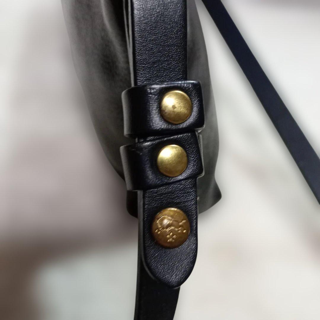 イルビゾンテ　IL BISONTE　ブラック ショルダーバック