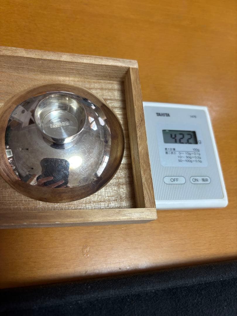 純銀の銀杯桐箱付き42.2g刻印「純銀服部製」