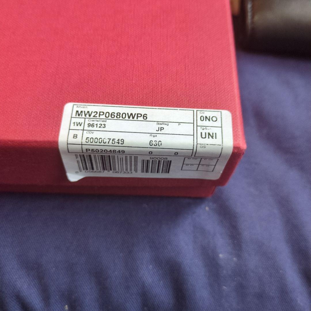 ヴァレンティノガラヴァーニ 長財布 パイナップル