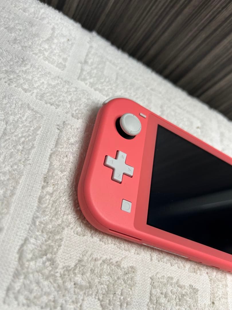 美品　Switch Lite コーラルピンク　本体と充電器