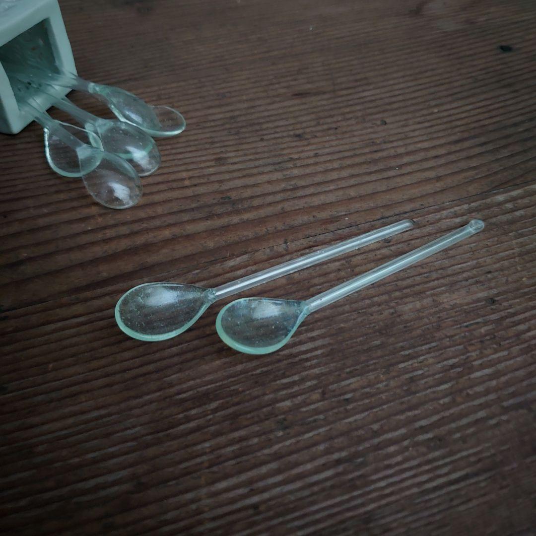 【ご成約】水色 花縁 碗形 氷コップとガラス匙、プレス皿 骨董の器 おまとめ