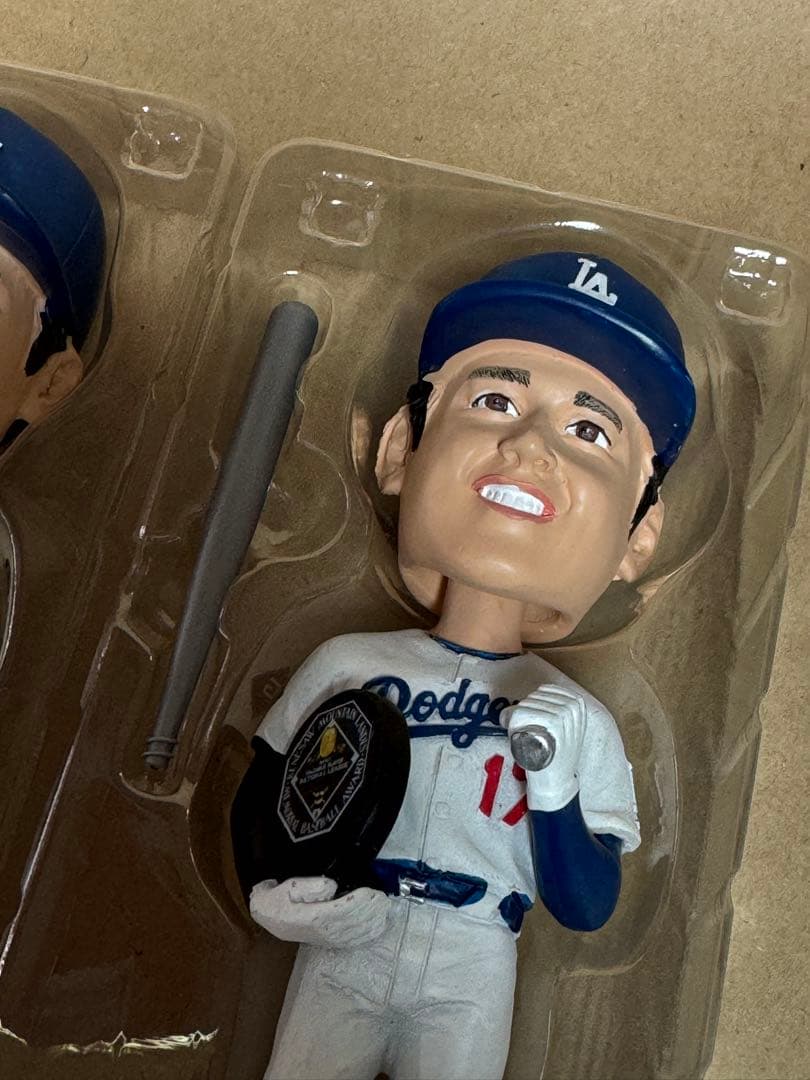 希少レア　シルバー ブラック セット　ドジャース　大谷翔平　ボブルヘッド　MVP