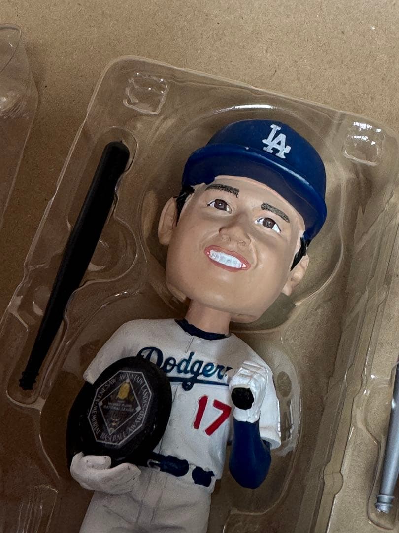 希少レア　シルバー ブラック セット　ドジャース　大谷翔平　ボブルヘッド　MVP