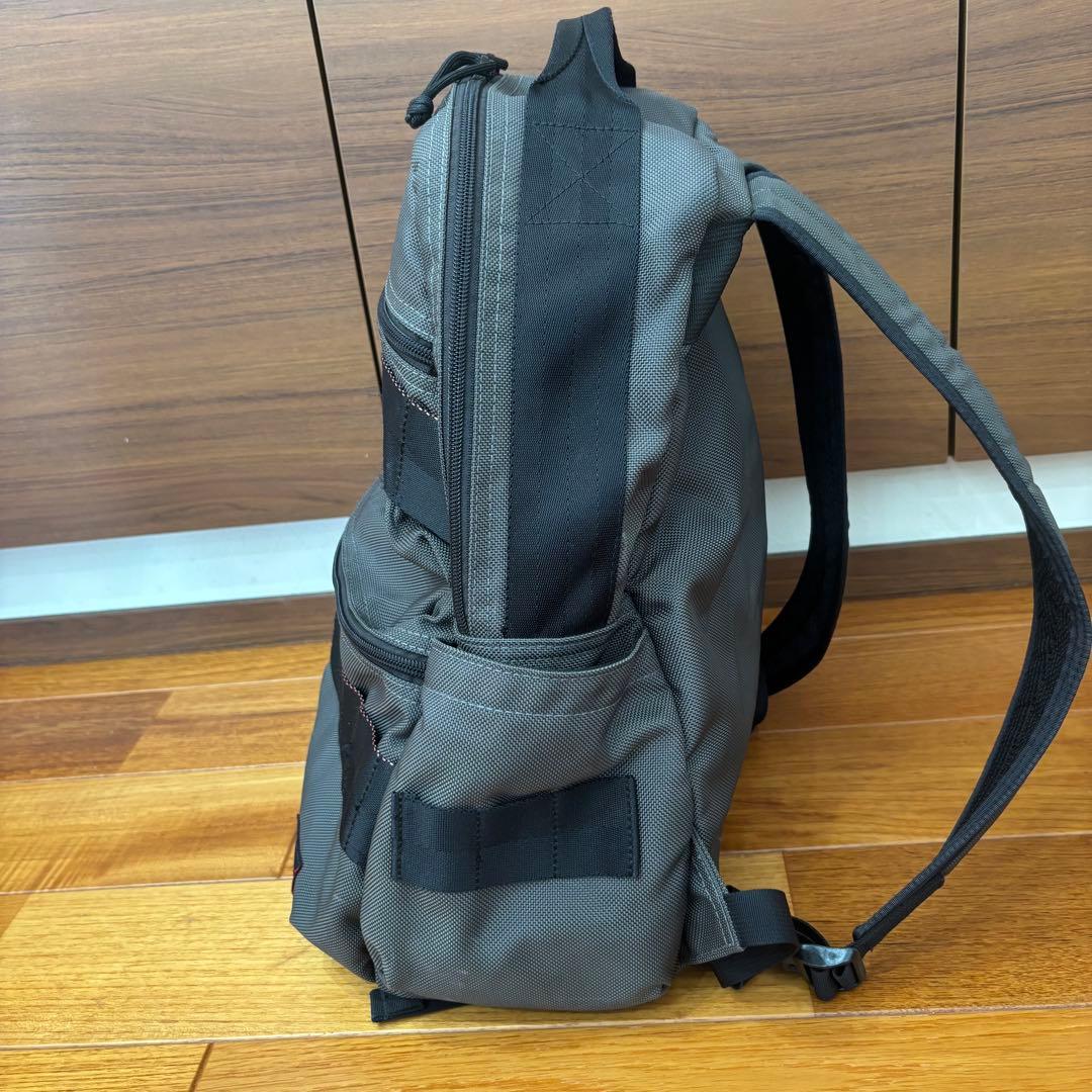 BRIEFING ATTACK PACK グレー