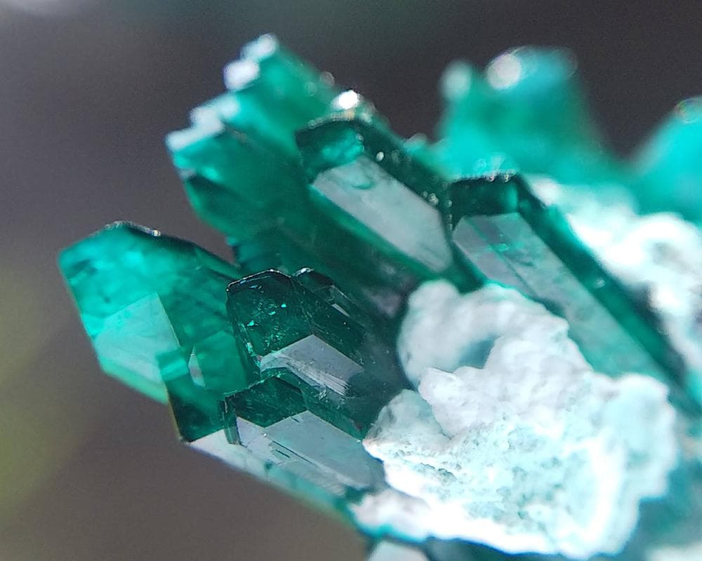 482 ダイオプテーズ 翠銅鉱 クラスター コンゴ産